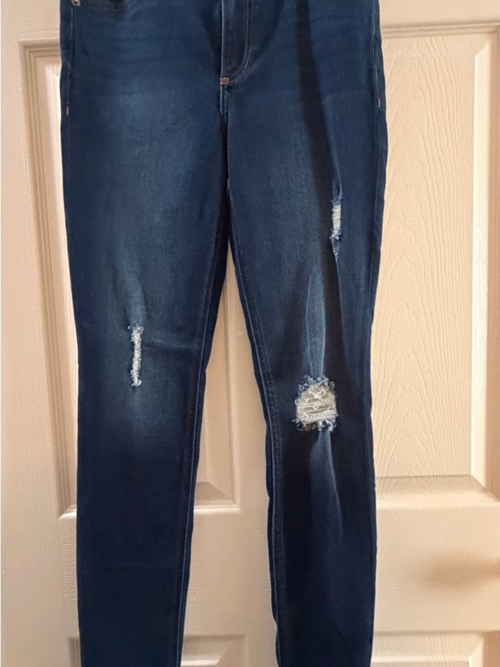 Women’s Dark Blue Distressed Skinny Jeans
